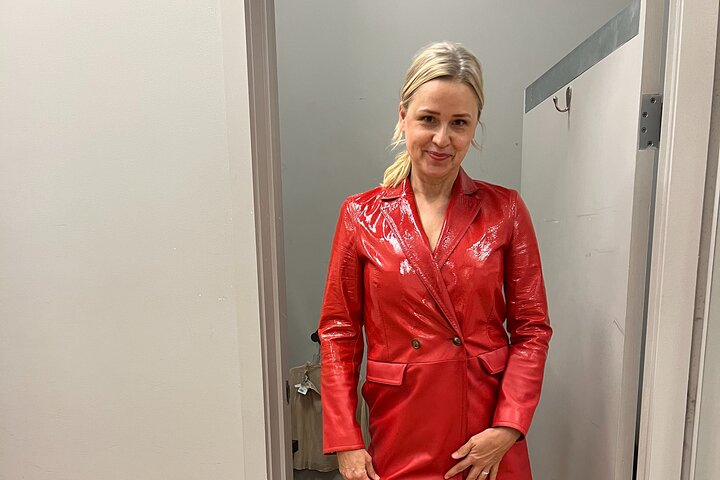 Welcome to NYC's secondhand shopping tour with a personal stylist! 